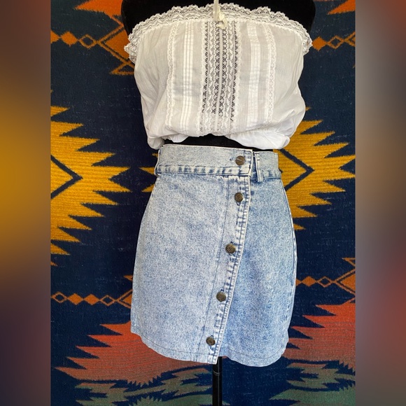 VTG 80’s Acid Washed Denim Button up High Waisted Mini Skirt! USA. Size 7! - Picture 1 of 15